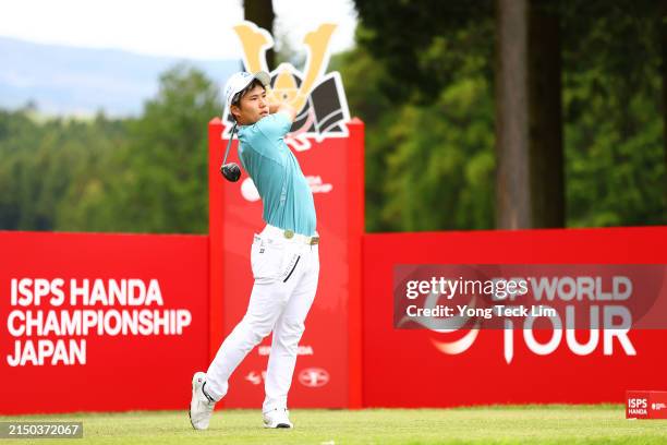 Taiga Nagano of Japan tees off on the 1st hole during day three of the ISPS Handa - Championship at Taiheiyo Club Gotemba Course on April 27, 2024 in...