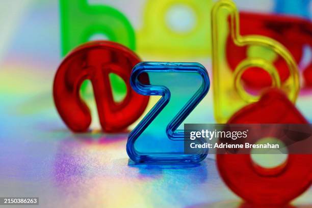acrylic plastic letters - buchstabe z stock-fotos und bilder
