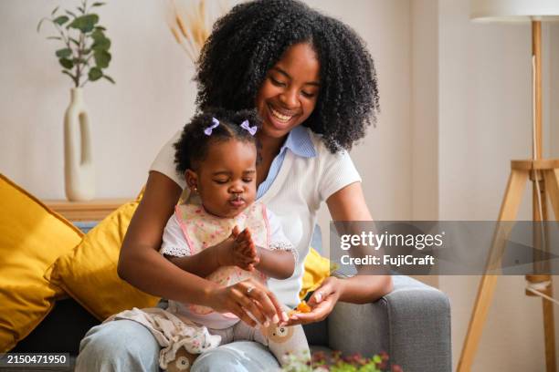 Clapping Mother 1,608 Baby Clapping Stock Photos, High-Res Pictures, and Images - Getty ...