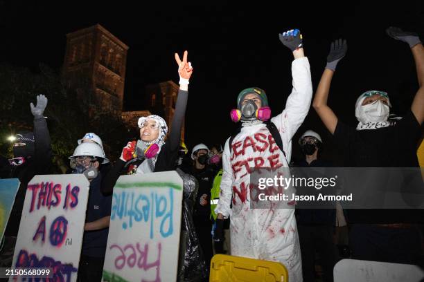 Los Angeles, CA Demonstrators occupy a Pro-Palestinian encampment at UCLA as authorities breach and break up the encampment on Thursday, May 2, 2024...
