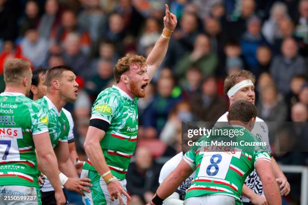 1,325 Ollie Chessum Photos & High Res Pictures - Getty Images