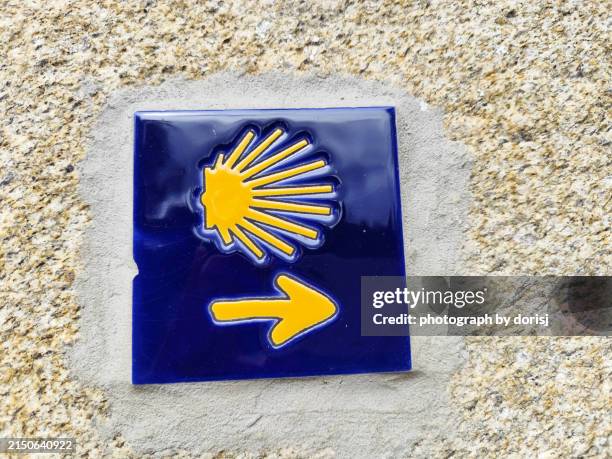 camino de santiago sign and symbol - pilgrim stock pictures, royalty-free photos & images