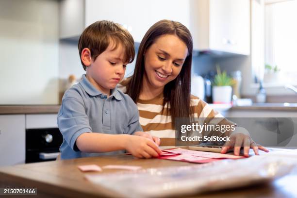 focused learning - learning stock pictures, royalty-free photos & images