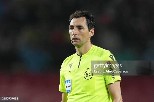 Referee Ricardo de Burgos Bengoetxea looks on during the LaLiga EA Sports match between FC Barcelona and Valencia CF at Estadi Olimpic Lluis Companys...