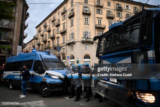 Turin Riots 6,298 Riot Italy Stock Photos, High-Res Pictures, and Images - Getty Images