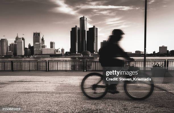 detroit, michigan - skyline at dawn - usmca stock pictures, royalty-free photos & images