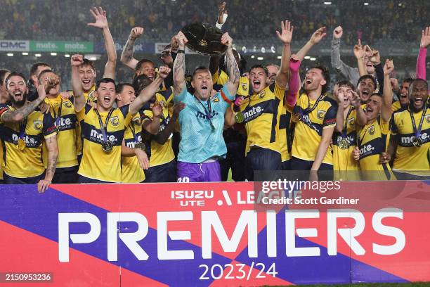 Mariners celebrate being crwowed Premiers during the A-League Men round 25 match between Central Coast Mariners and Adelaide United at Industree...