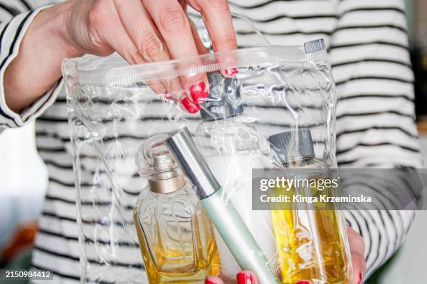 travel fluid limit - liquid stock pictures, royalty-free photos & images