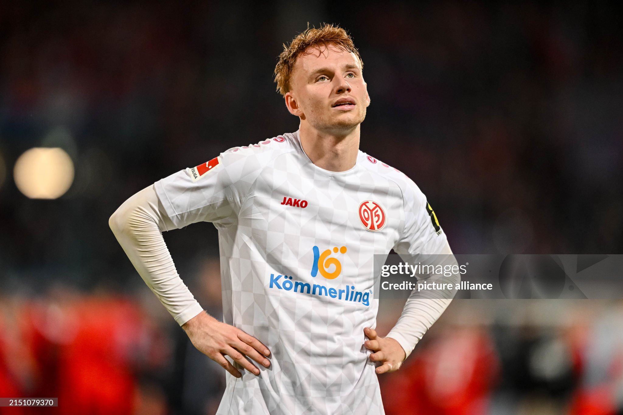 Longer stay in the Bundesliga beckons for Van den Berg