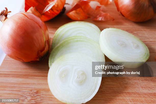bombay onion sliced and cut into ring - onion stock pictures, royalty-free photos & images