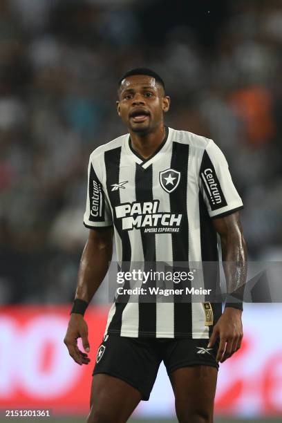 Junior Santos of Botafogo reacts during the match between Botafogo and Bahia as part of Brasileirao 2024 at Estadio Olimpico Nilton Santos on May 5,...