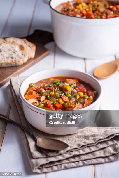 vegetable soup - vegetable soup stock pictures, royalty-free photos & images