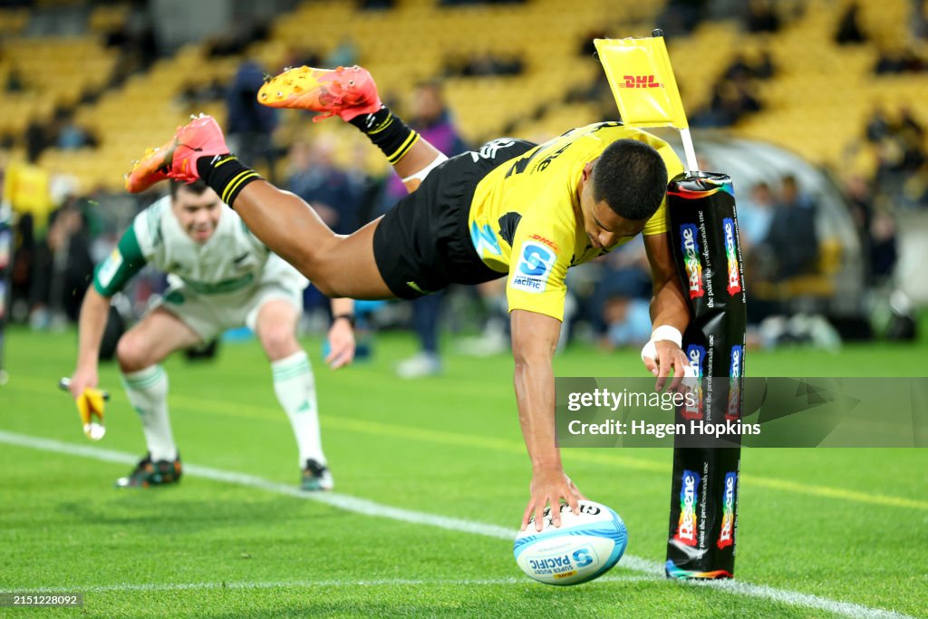 Super Rugby Pacific Rd 11 - Hurricanes v NSW Waratahs