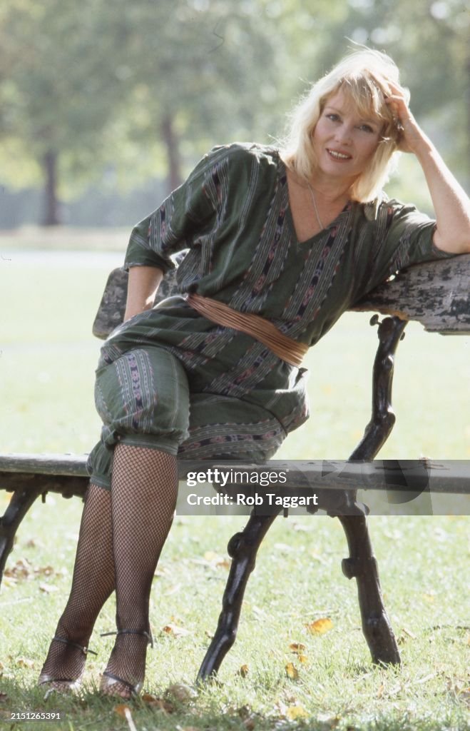 Australian Actress Diane Cilento In Hyde Park London UK On News australian-actress-diane-cilento-in-hyde-park-london-uk-on-news