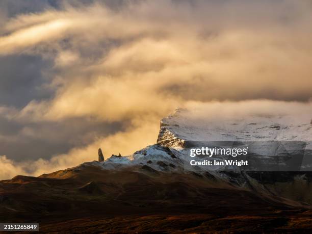 the old man on skye - old man of storr stock-fotos und bilder