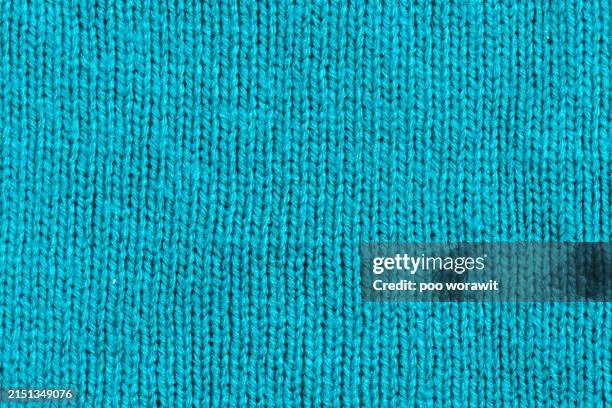 knitted texture of light blue color. - lana foto e immagini stock