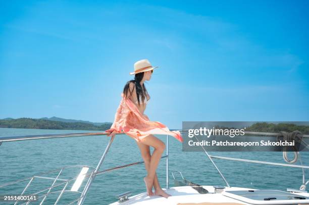 sailing summer - yachting stock pictures, royalty-free photos & images