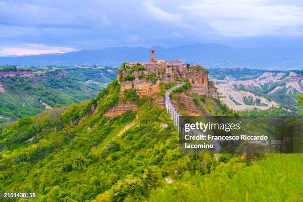 civita di bagnoregio, viterbo. sunset - latium stock pictures, royalty-free photos & images