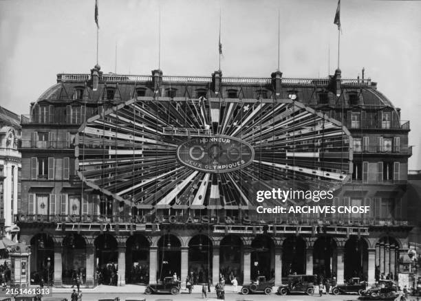 Paris 1924 Olympic Games : The front of a Paris department store.