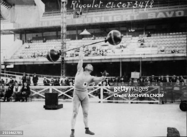 Paris 1924 Olympic Games : France's Charles Rigoulot in light-heavyweight preliminaries.