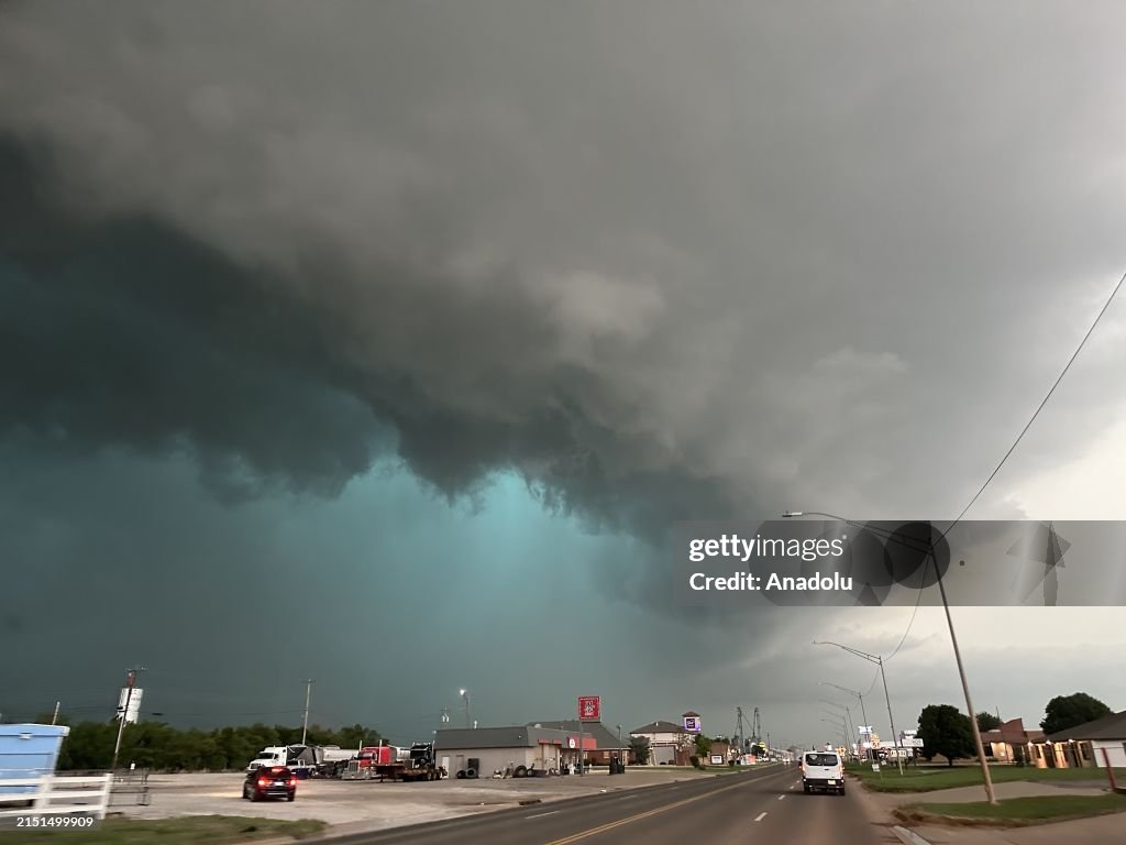Tornadic Supercell unleashes eerie green glow in Oklahoma