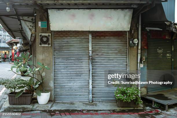 steel rolling door - tainan stock pictures, royalty-free photos & images