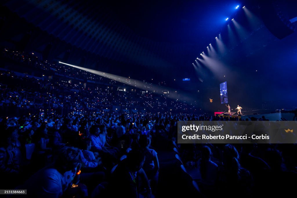 Me Contro Te Perform In Rome