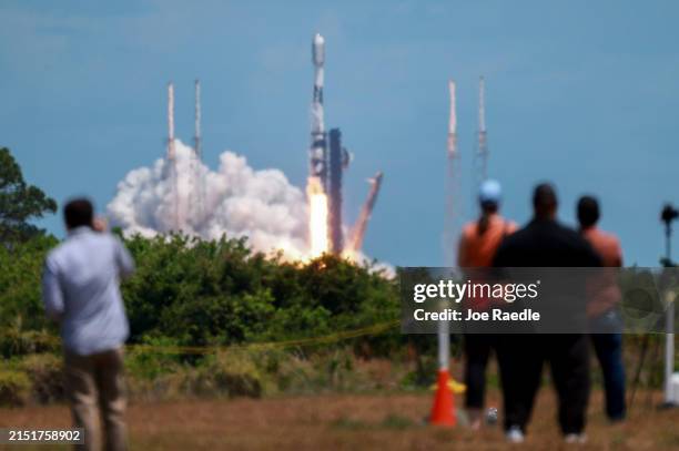 Launch Complex 9 1,494 Cape Canaveral Launch Complex 9 Stock Photos, High-Res Pictures ...
