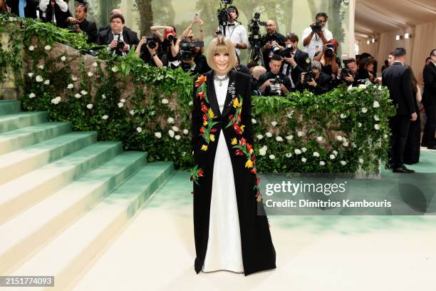 Anna Wintour attends The 2024 Met Gala Celebrating "Sleeping Beauties: Reawakening Fashion" at The Metropolitan Museum of Art on May 06, 2024 in New...