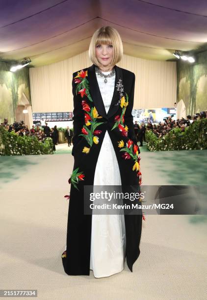 Anna Wintour attends The 2024 Met Gala Celebrating "Sleeping Beauties: Reawakening Fashion" at The Metropolitan Museum of Art on May 06, 2024 in New...