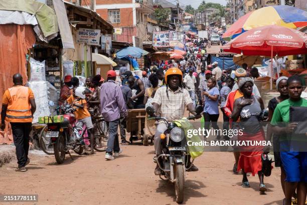 Kamapla Informality 12,365 Kampala Stock Photos, High-Res Pictures, and Images - Getty Images