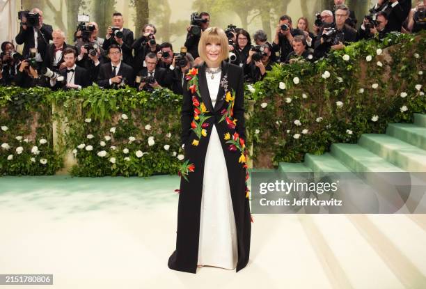 Anna Wintour attends The 2024 Met Gala Celebrating "Sleeping Beauties: Reawakening Fashion" at The Metropolitan Museum of Art on May 06, 2024 in New...