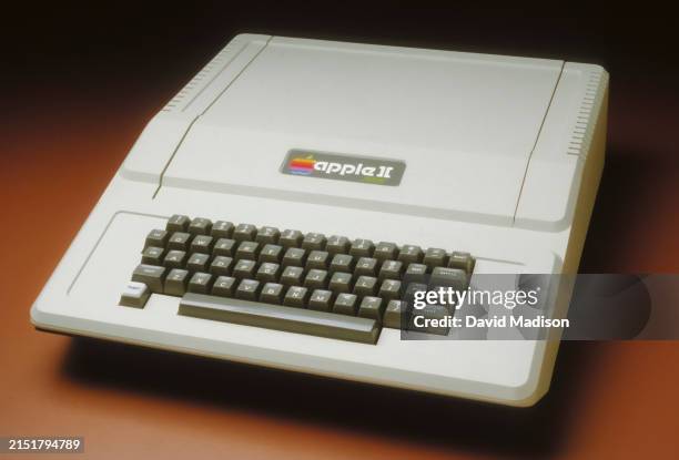 Apple Computer 1981 140 Apple Ii Computer Stock Photos, High-Res Pictures, and Images ...