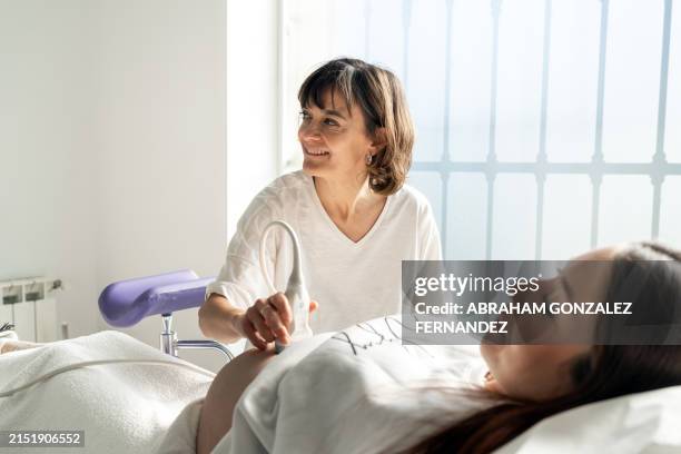 Ob Tech 804 Obstetrics Technician Stock Photos, High-Res Pictures, and Images ...
