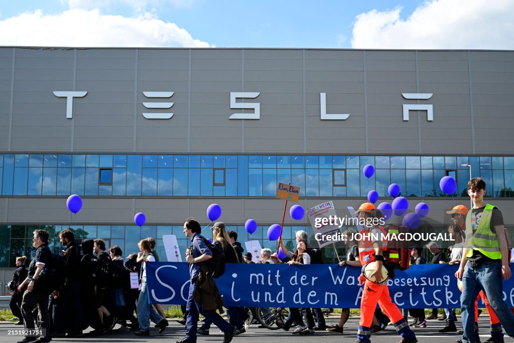 GERMANY-ENVIRONMENT-AUTOMOBILE-TESLA-PROTEST