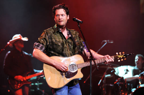 Blake Shelton performs during his "Hillbilly Bone" tour at Oracle Arena on April 3, 2010 in Oakland, California.