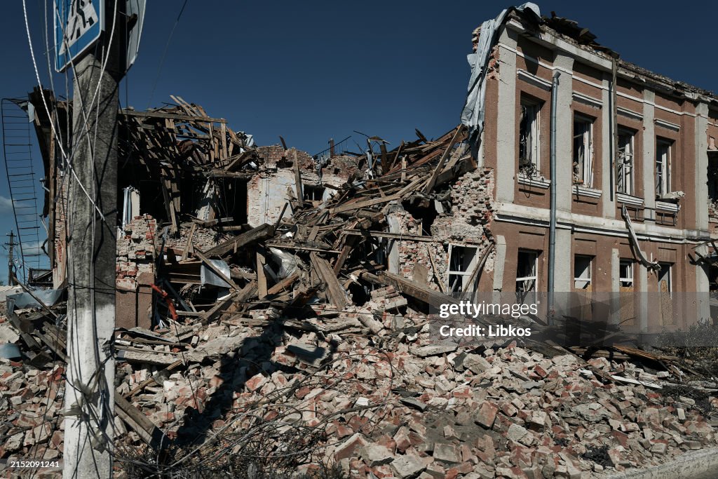 Civilians Evacuated From Frontline City In Kharkiv