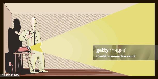 der mann benutzt einen projektor - overheadprojektor stock-grafiken, -clipart, -cartoons und -symbole