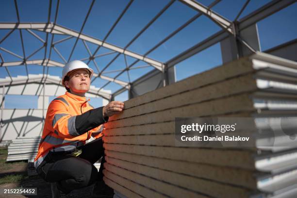 Cladding Enginner 133 Builder Cladding Stock Photos, High-Res Pictures, and Images ...