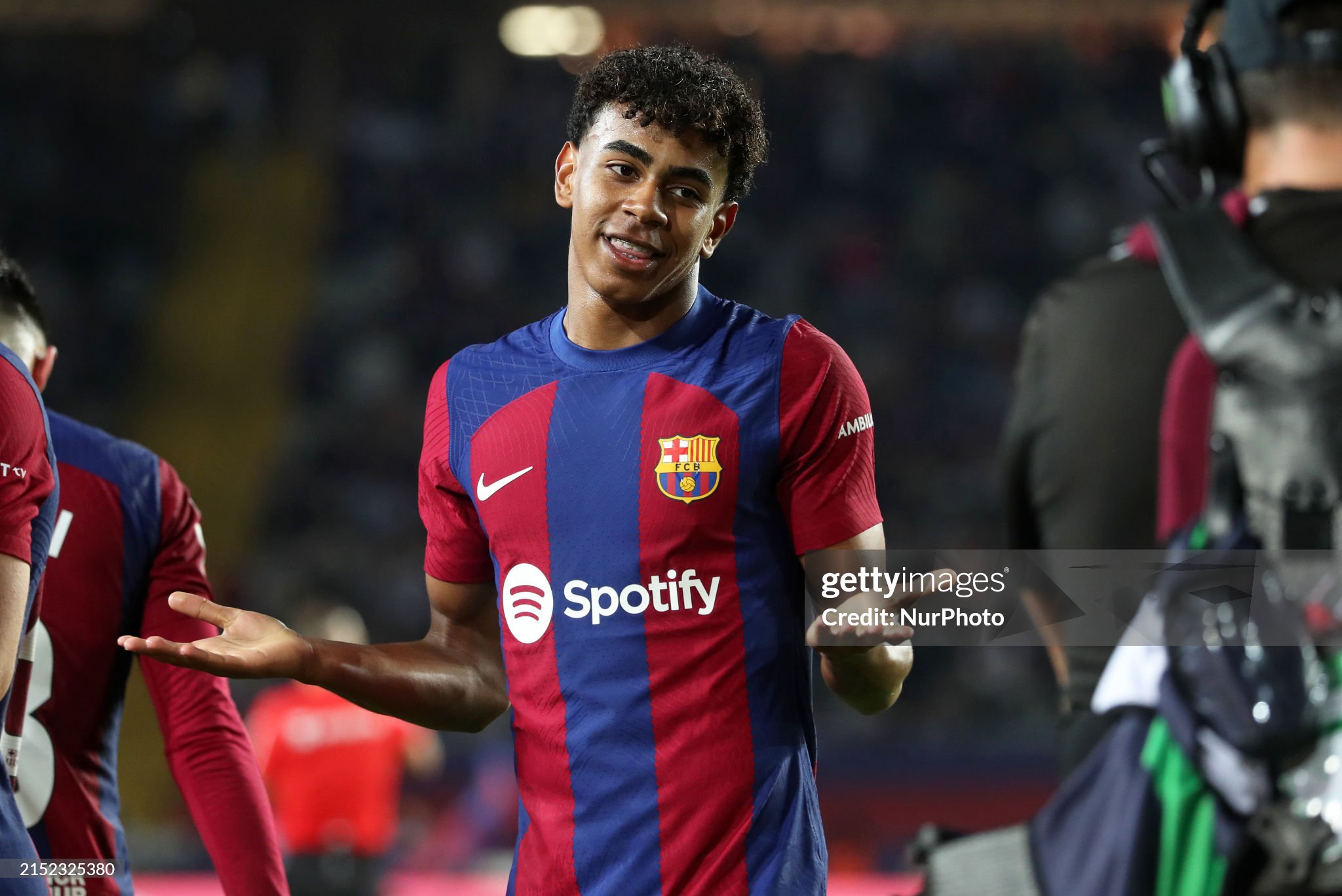 Lamine Yamal declines Barcelona's number 10 jersey out of respect for