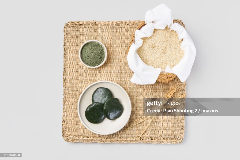 Korea, spring, seasonal food, background, mugwort rice cake