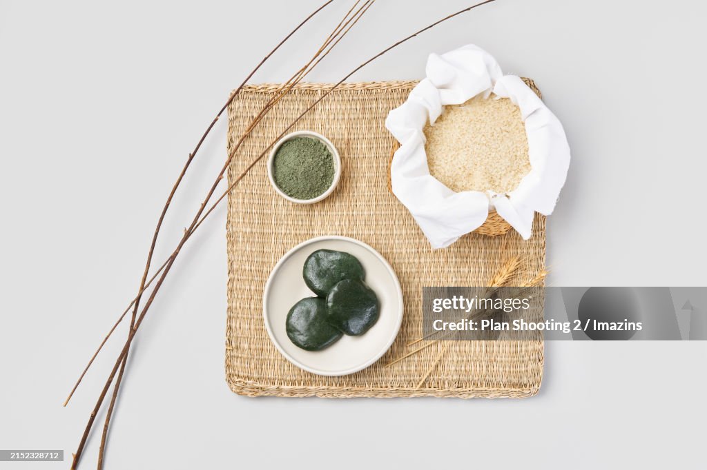 Korea, spring, seasonal food, background, mugwort rice cake