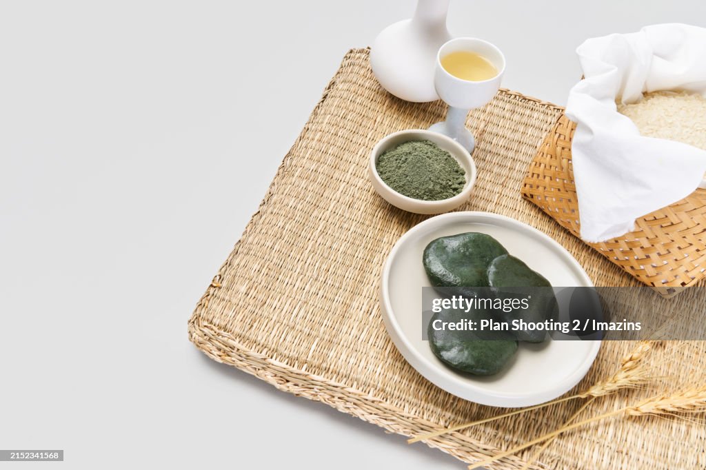 Korea, spring, seasonal food, background, mugwort rice cake