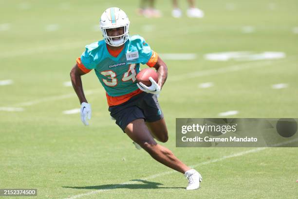 Jordan Colbert Miami Dolphins Photos and Premium High Res Pictures - Getty Images