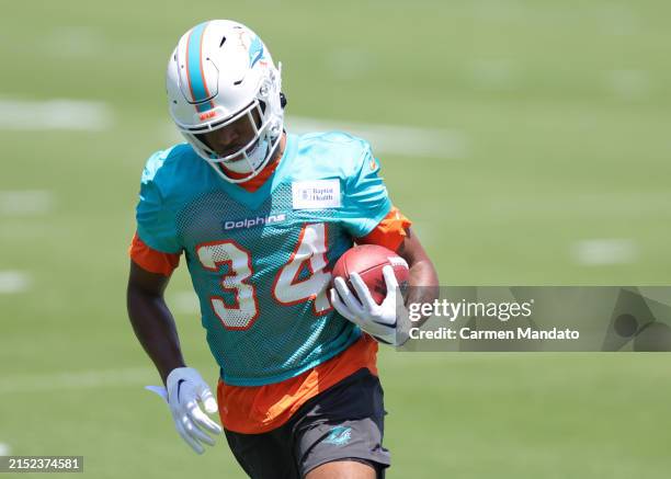 Jordan Colbert Miami Dolphins Photos and Premium High Res Pictures - Getty Images