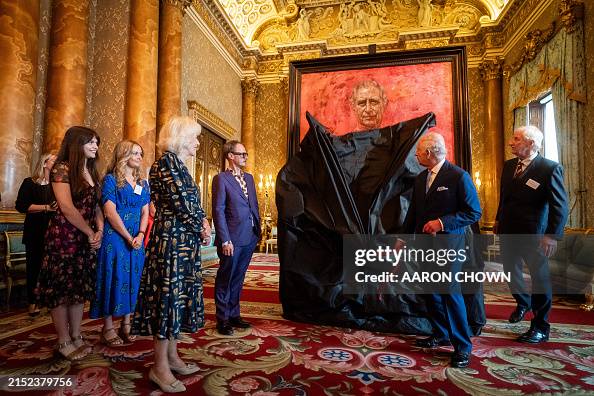 TOPSHOT-BRITAIN-ROYALS-PORTRAIT TOPSHOT-BRITAIN-ROYALS-PORTRAIT