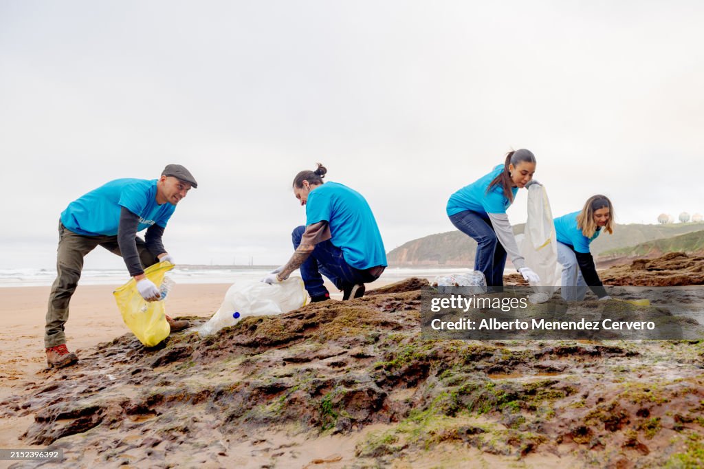 People from a volunteer work organization