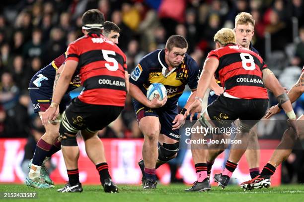 Ethan de Groot of the Highlanders charges forward during the round 12 Super Rugby Pacific match between Highlanders and Crusaders at Forsyth Barr...