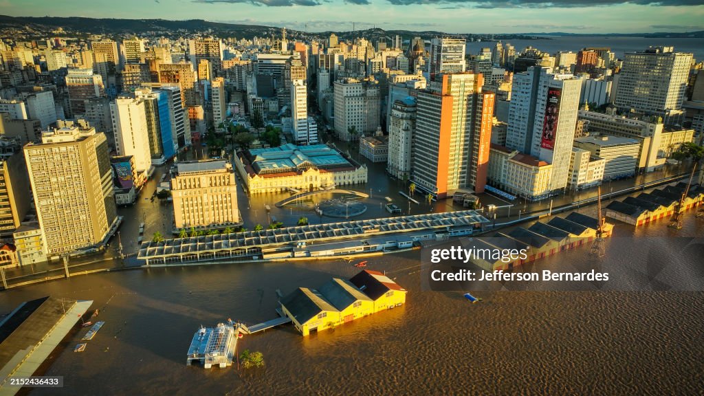 Guaiba River Swelling Threatens Porto Alegre After Days of Heavy Rain