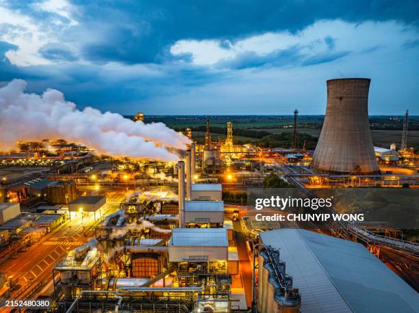 refinería de petróleo gas químico equipo prodicción - planta petroquímica fotografías e imágenes de stock